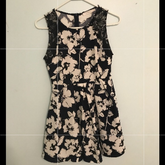 Cute floral dress - Picture 1 of 5